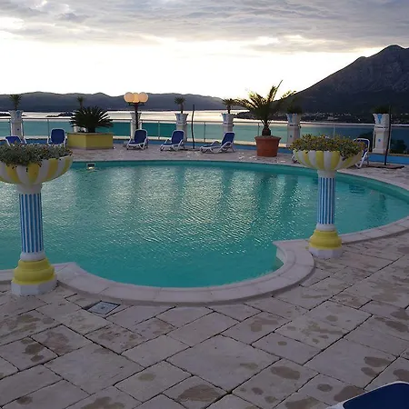 Pansion Antonio Hotell 4*