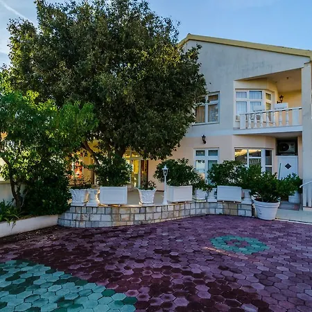 Hotel Pansion Antonio 4*