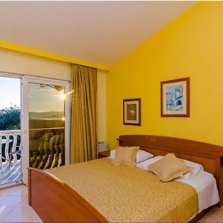 Hotel Pansion Antonio 4*