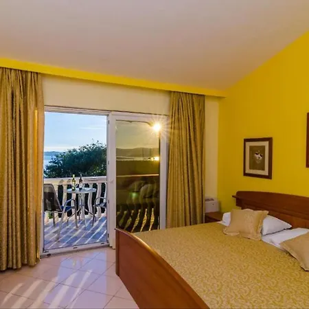 Pansion Antonio 4*