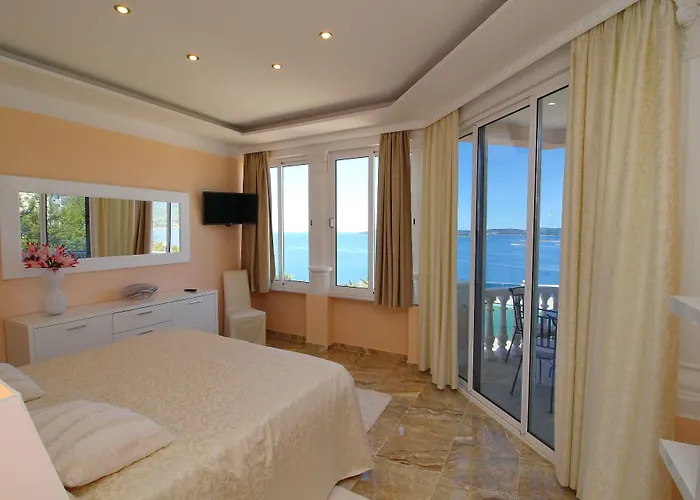 Pansion Antonio 4*