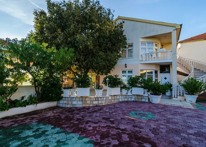 Hotel Pansion Antonio 4*